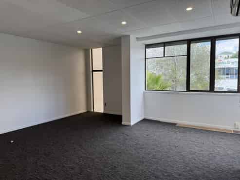 292sqm office space in Wairau Valley – great value
