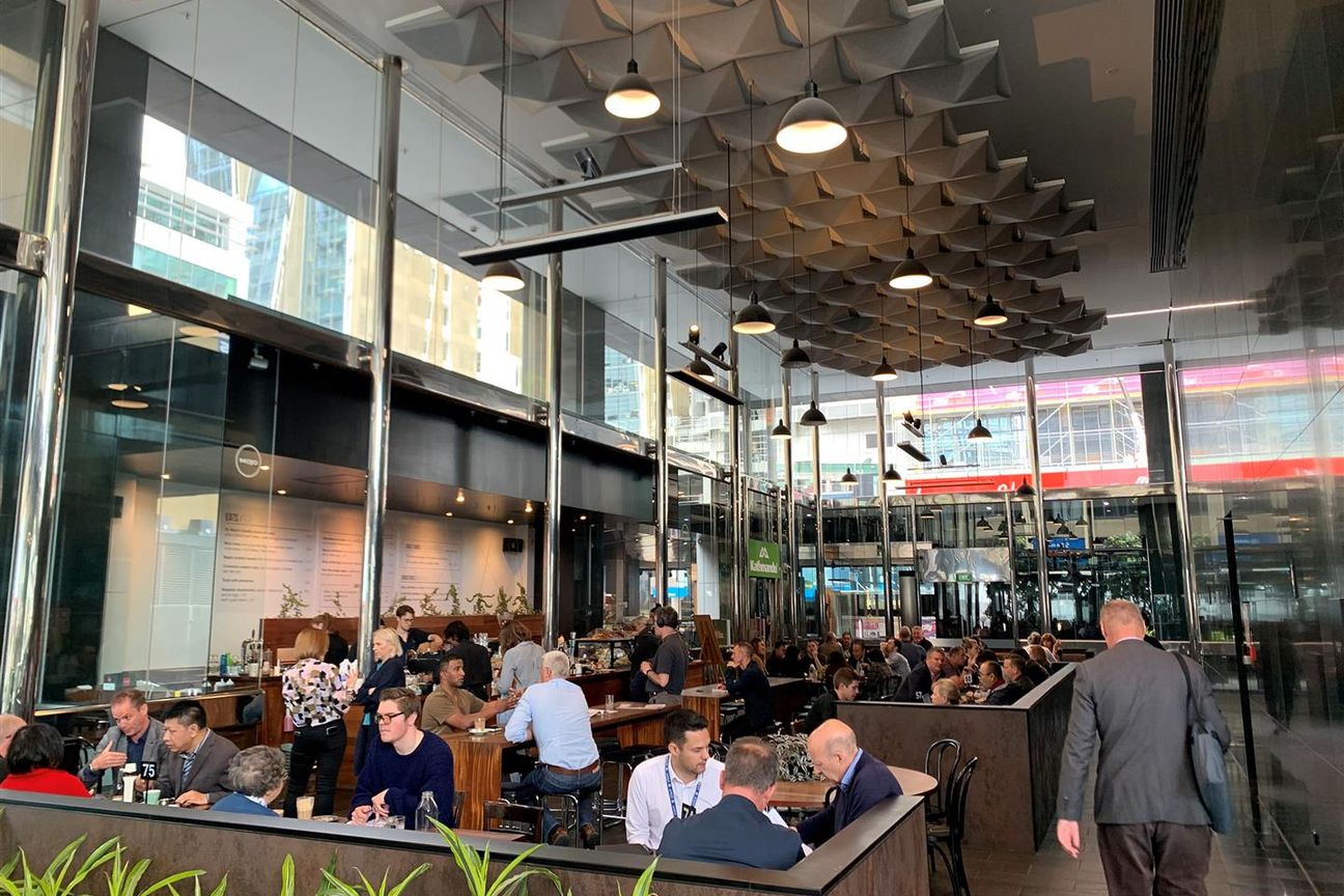 Premium grade with existing fitout on Willis - Bild 4