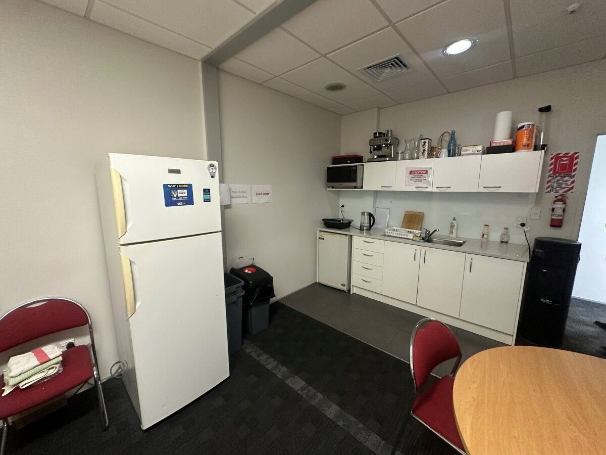 Ground Floor Airport Office - Ansicht 3