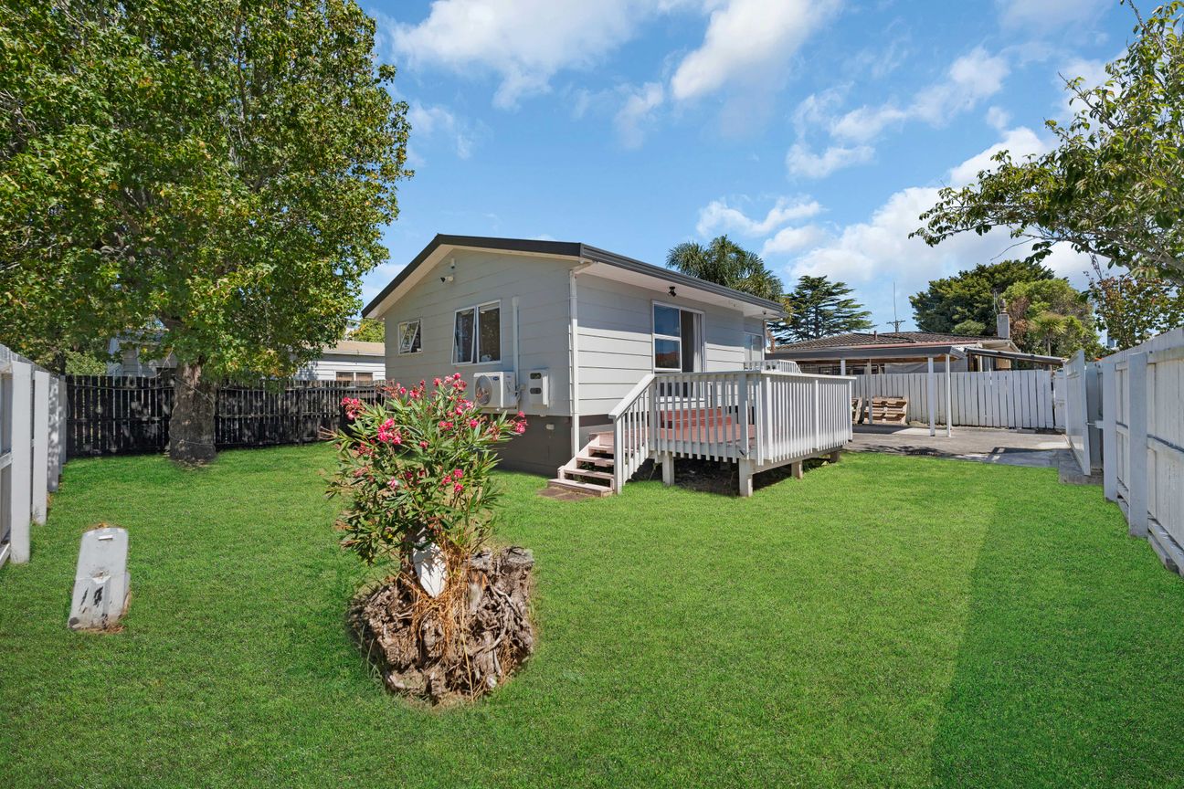 House in Auckland, Ōwairaka, Mount Albert - View 2