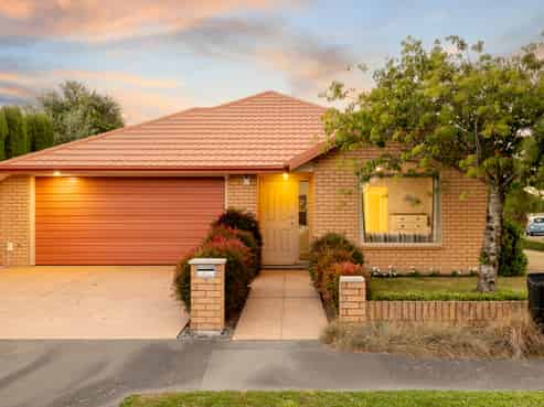 2 Cyclamen Place, Aidanfield