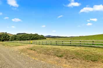 74d Broken Bridge Road, Hunua
