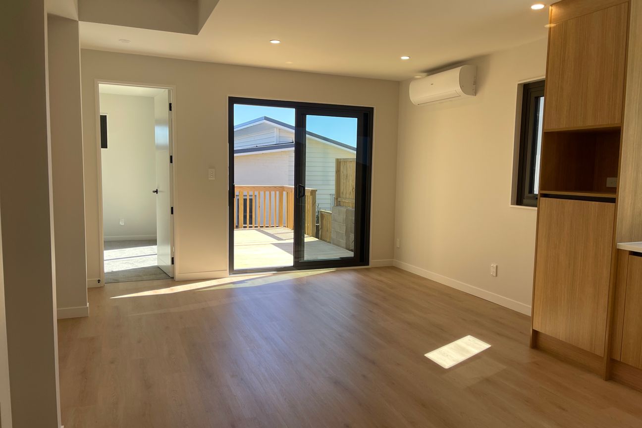 Amazing Value! Brand New Standalone Home - Widok 2