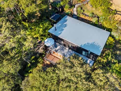 10 Crescent Road East, Ostend