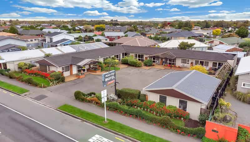 402 Main North Road, Redwood