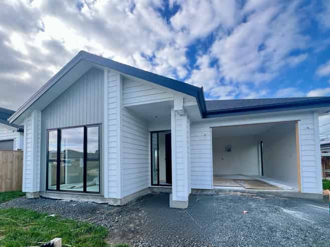 8 Tipu Crescent, Milldale