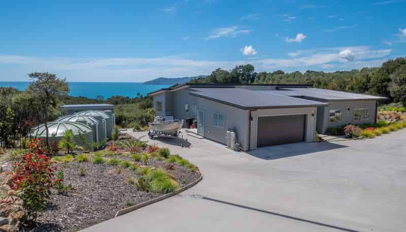 116 Stratford Dr, Cable Bay
