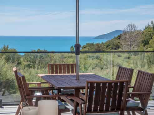 116 Stratford Dr, Cable Bay
