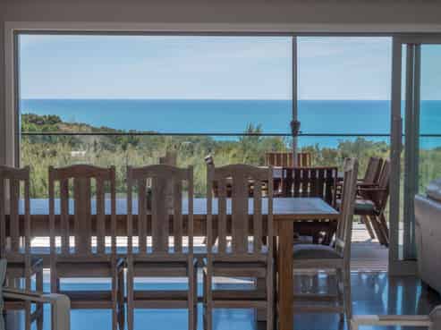 116 Stratford Dr, Cable Bay