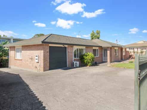 6 Camberley Court, Manurewa East