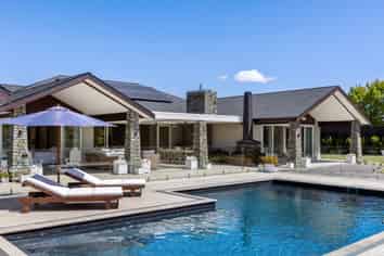 8a Jelas Drive, Riverhead