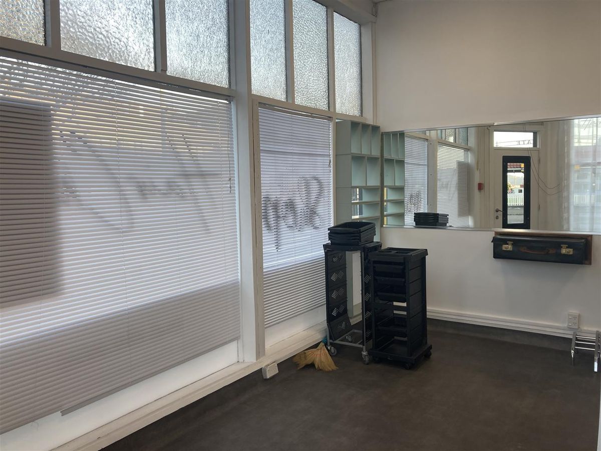 Stand Out Shop on State High One - Basin Reserve - Ansicht 2