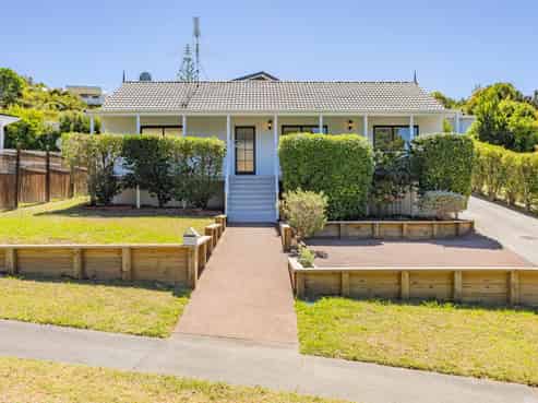 13 Cottam Grove, Northcross