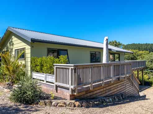 6 Trig Hill Road, Onetangi