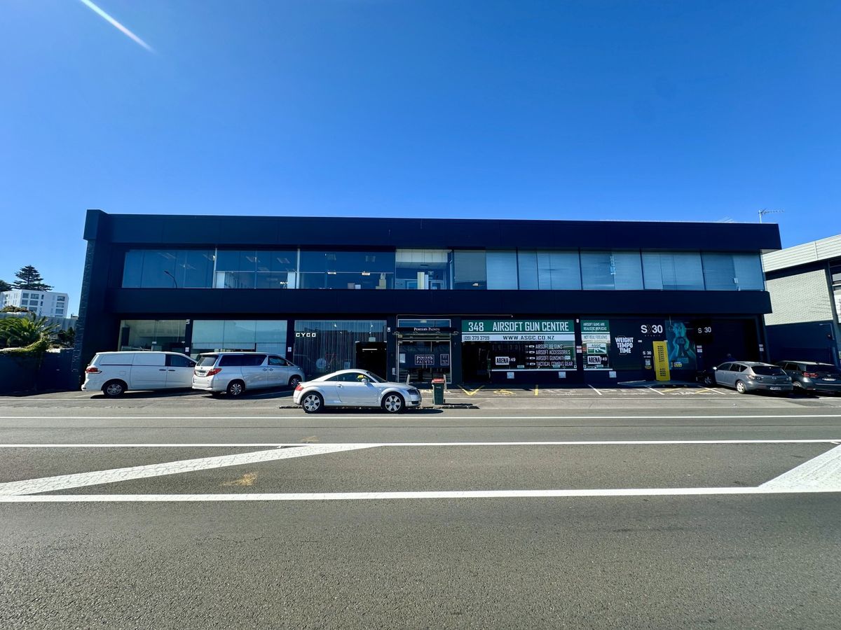Kingsland office with loading dock