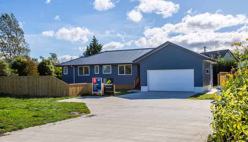 9 Macrocarpa Lane, Carterton