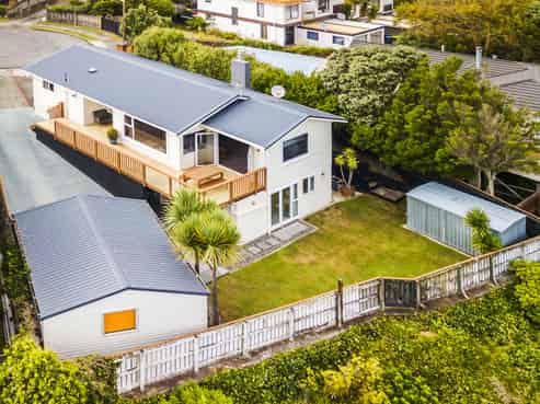 8 Ash Grove, Ranui