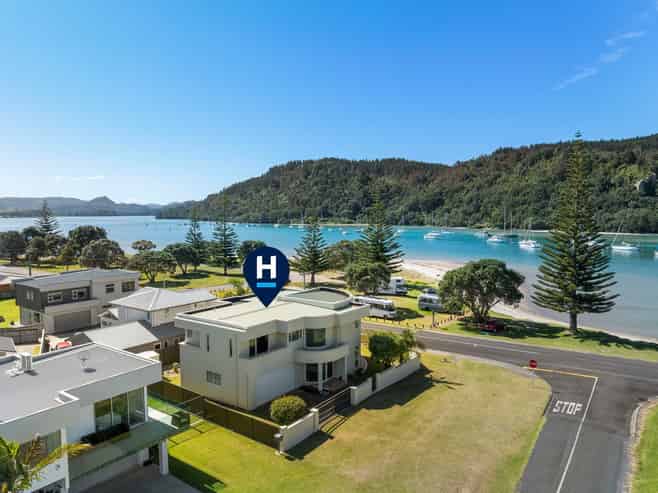 301 Beach Road, Whangamata