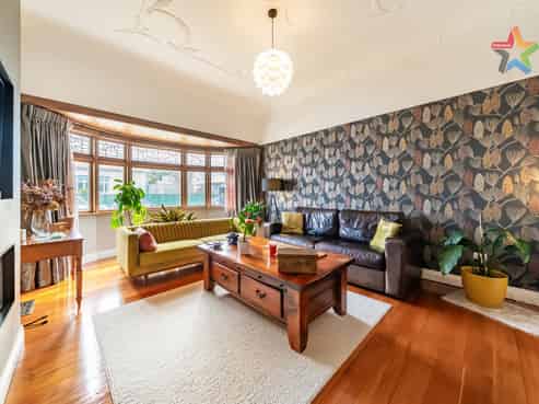 6 Wha Street, Lyall Bay
