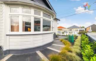 6 Wha Street, Lyall Bay