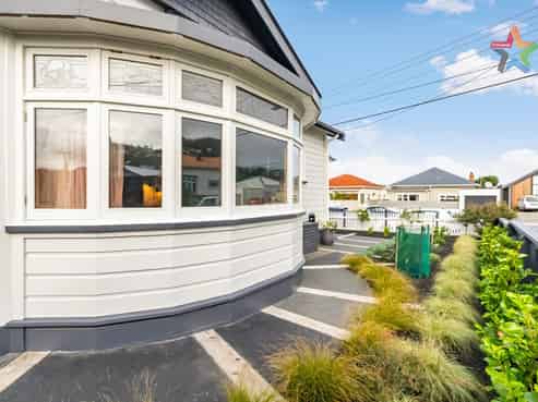 6 Wha Street, Lyall Bay