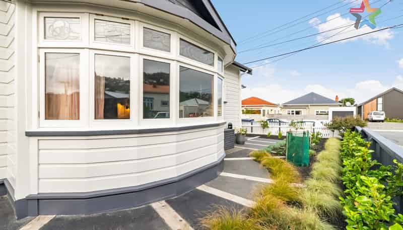 6 Wha Street, Lyall Bay