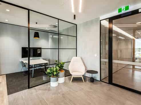 FANTASTIC FIRST FLOOR WITH FITOUT
