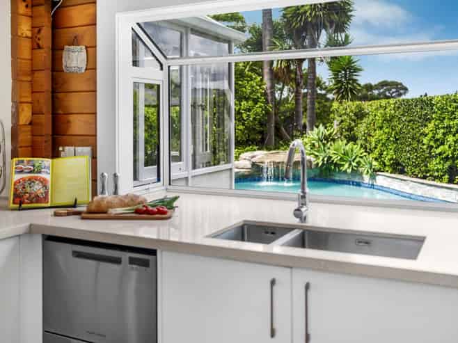 6 Pohutukawa Road, Beachlands