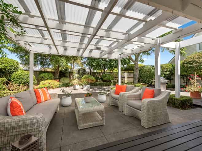 6 Pohutukawa Road, Beachlands