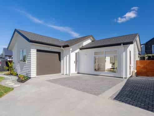 56 Tipu Crescent, Wainui