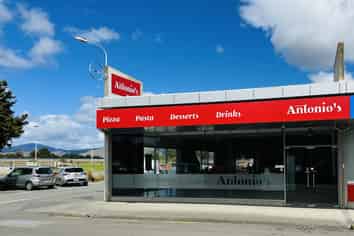 Prime hospitality & retail space for lease – Otaki