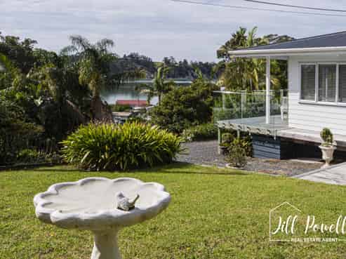 2 Cliff Street, Paparoa