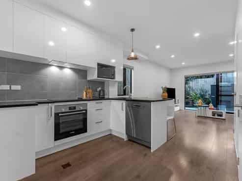 12/8 Arney Road, Ranui
