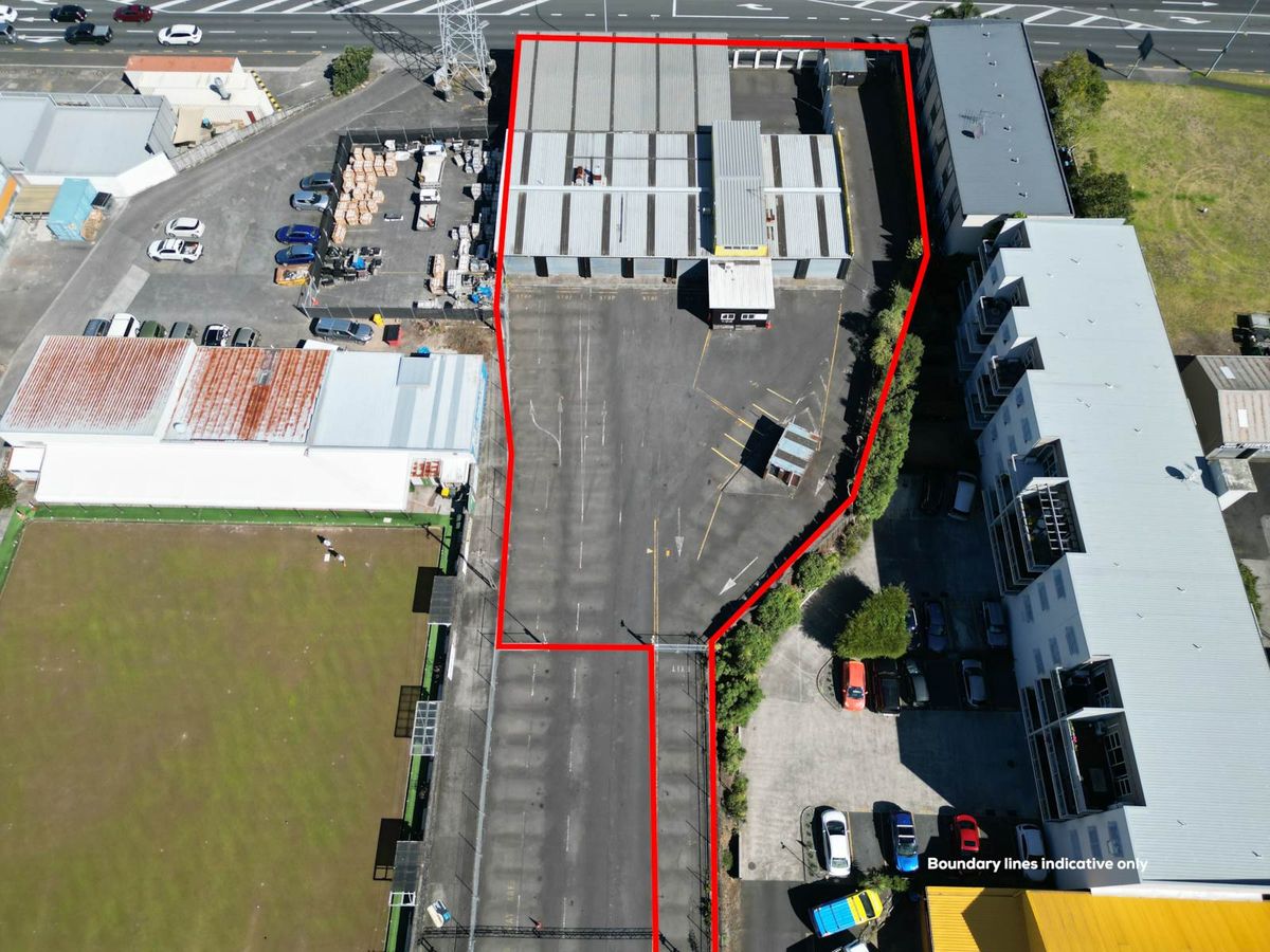 LARGE YARD PLUS WORKSHOP FLEXIBLE TERMS