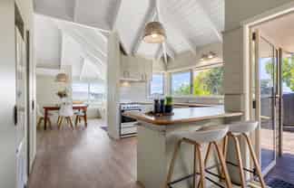 21B Long Street, Raglan