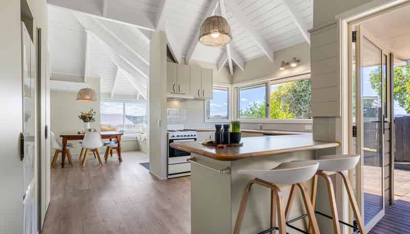 21B Long Street, Raglan