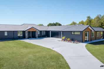 1 Riverside Way, Clevedon