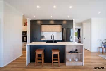 1 Riverside Way, Clevedon