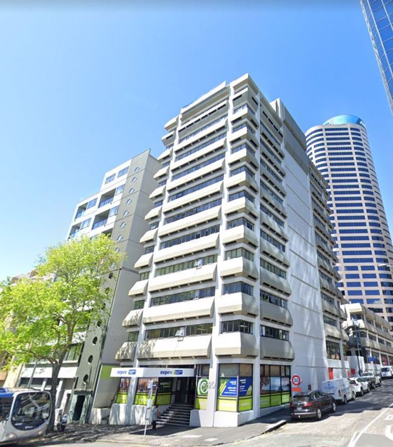 High-Profile Office with Access – pohled 2