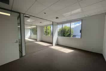 Quality Ormiston Office