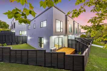 3/ 1 Photinia Place, Botany Downs