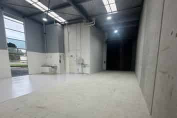 Road Front High Stud Warehouse