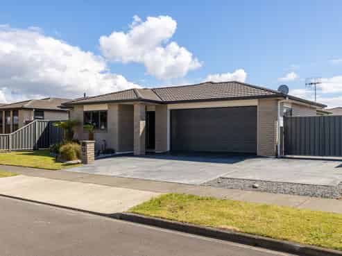 64 Squire Drive, Awatoto