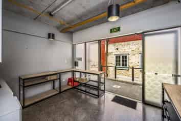 CBD Victoria Quarter Office, Occupy or Invest!