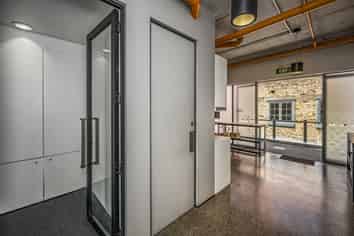 CBD Victoria Quarter Office, Occupy or Invest!