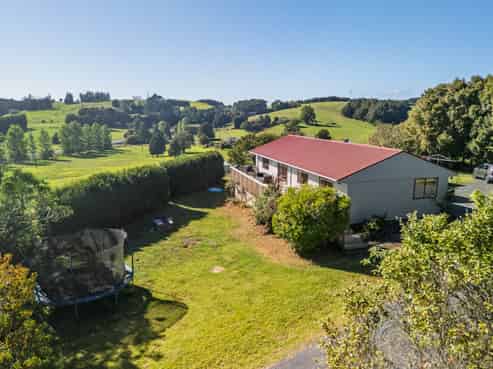 6377 State Highway 1, Pakaraka