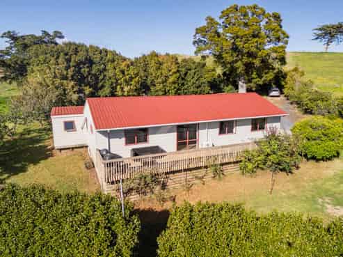 6377 State Highway 1, Pakaraka