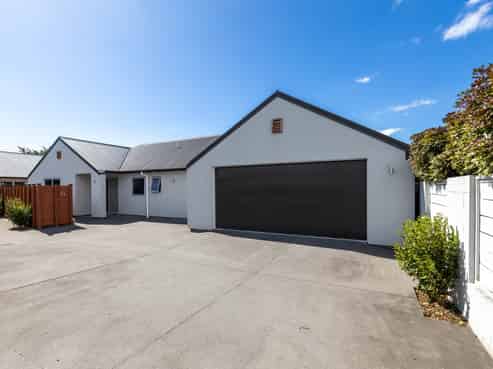 2A Portland Drive, Highlands Park