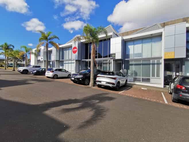 Premium New York loft-style office