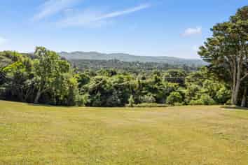 276 Scenic Drive, Titirangi